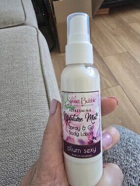 Sweet Bubble Bath Confections Refreshing Moisture Mist in "plum sexy"